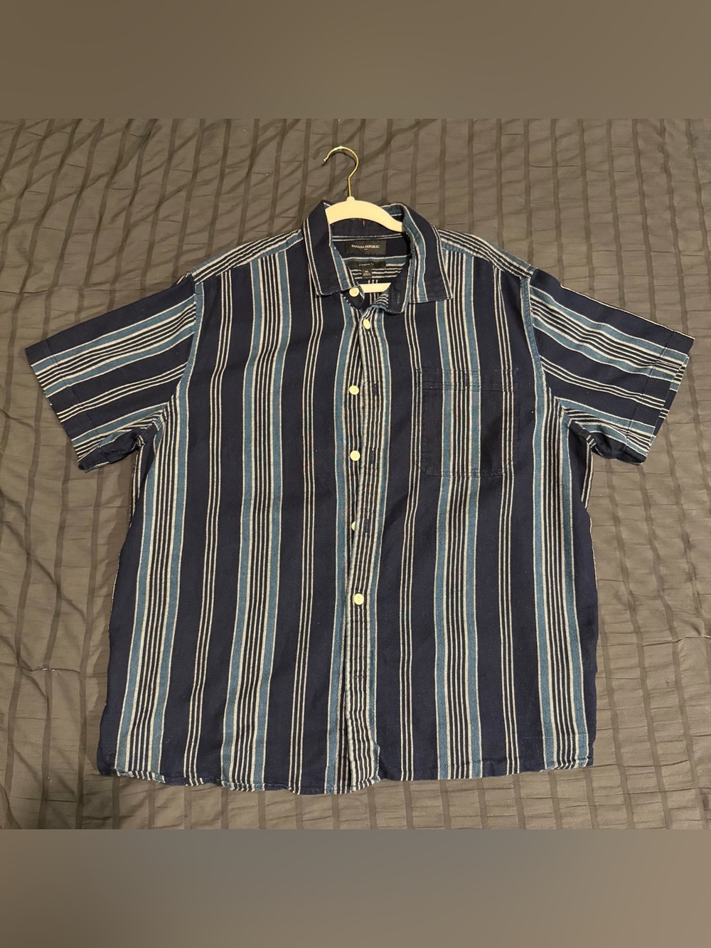 Banana Republic Men’s XL Striped Navy Blue Linen Button Up Shirt